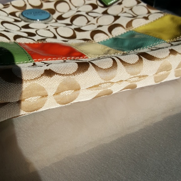 Coach Shoulder bag -LIKE NEW* - Picture 4 of 8